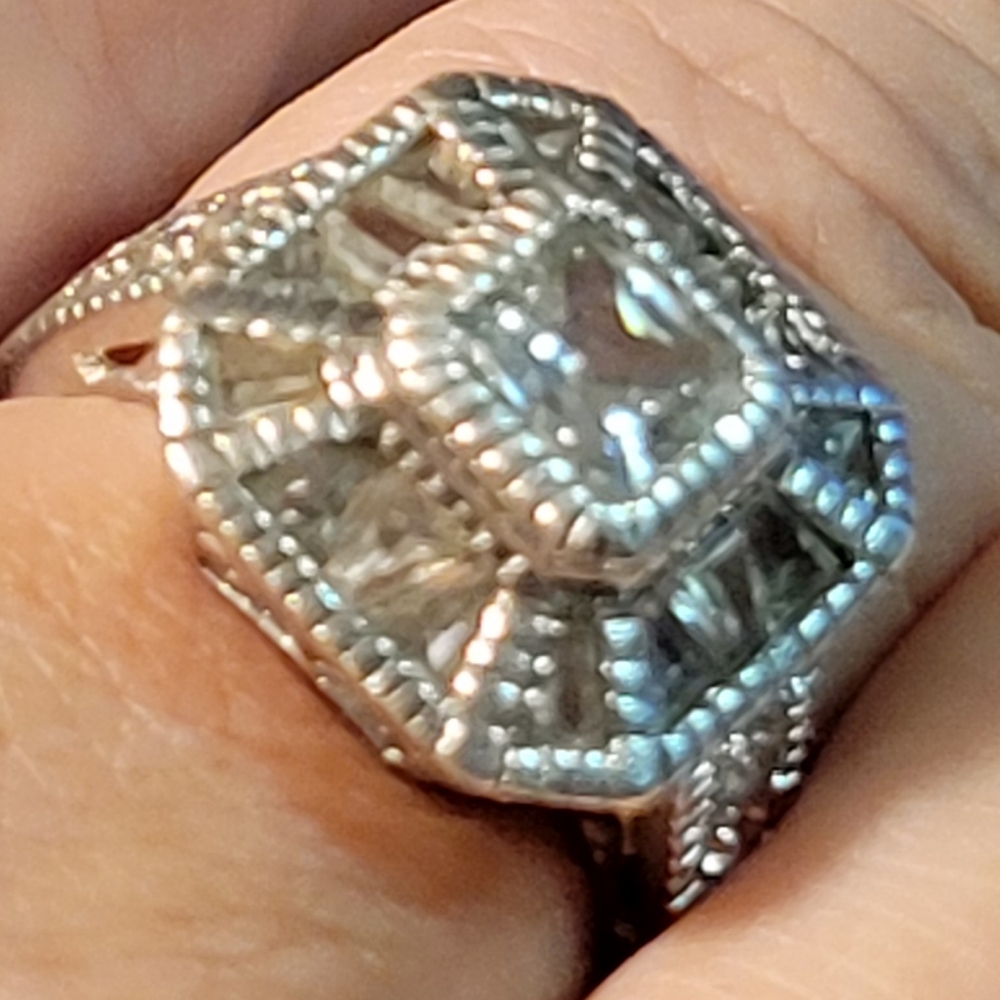 Elegant Silver Women's Ring